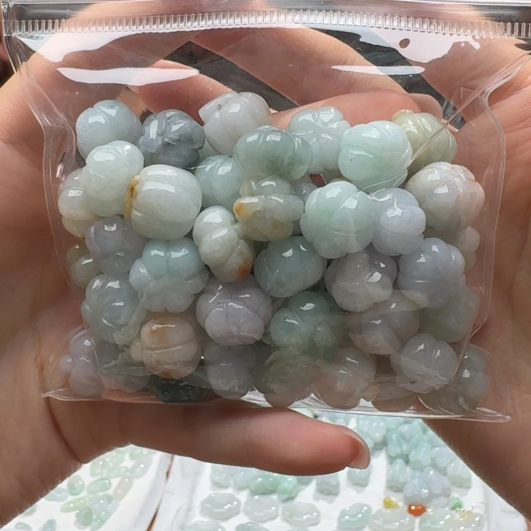 未镶嵌挂件翡翠福利1个，不包邮，拍邮费发货