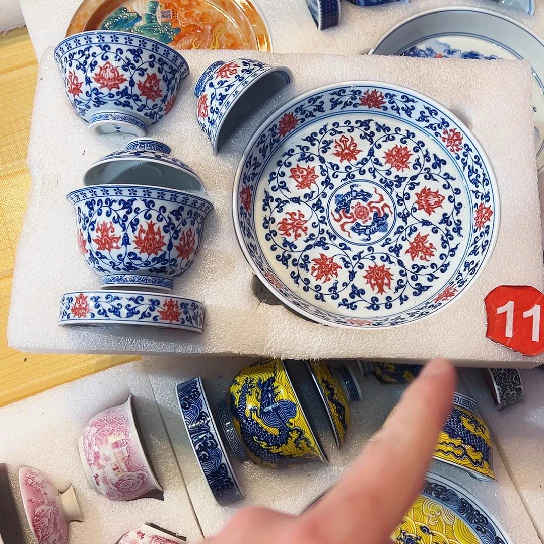 曾***卿釉里红缠枝莲五件套