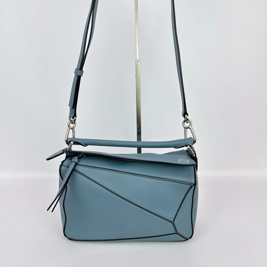 95新  罗意威 蓝色牛皮几何包底28 B984