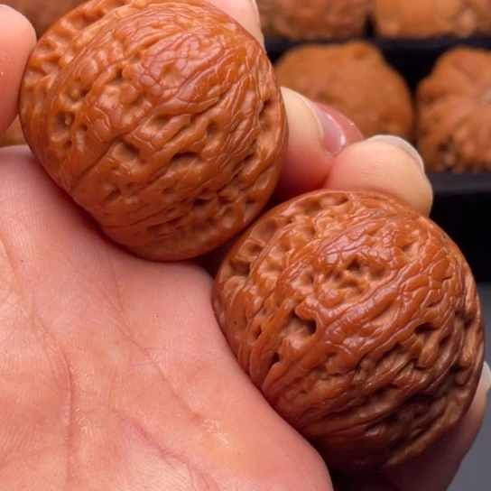 文玩核桃把件秦岭山脉核桃