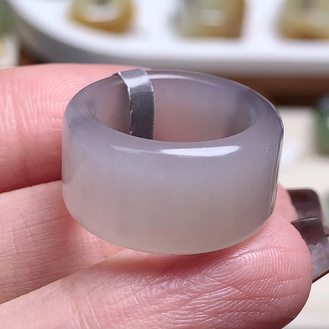 未镶嵌戒指和田玉