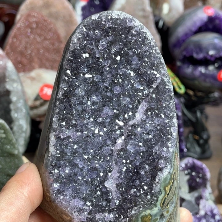 水晶摆件未镶嵌捡漏