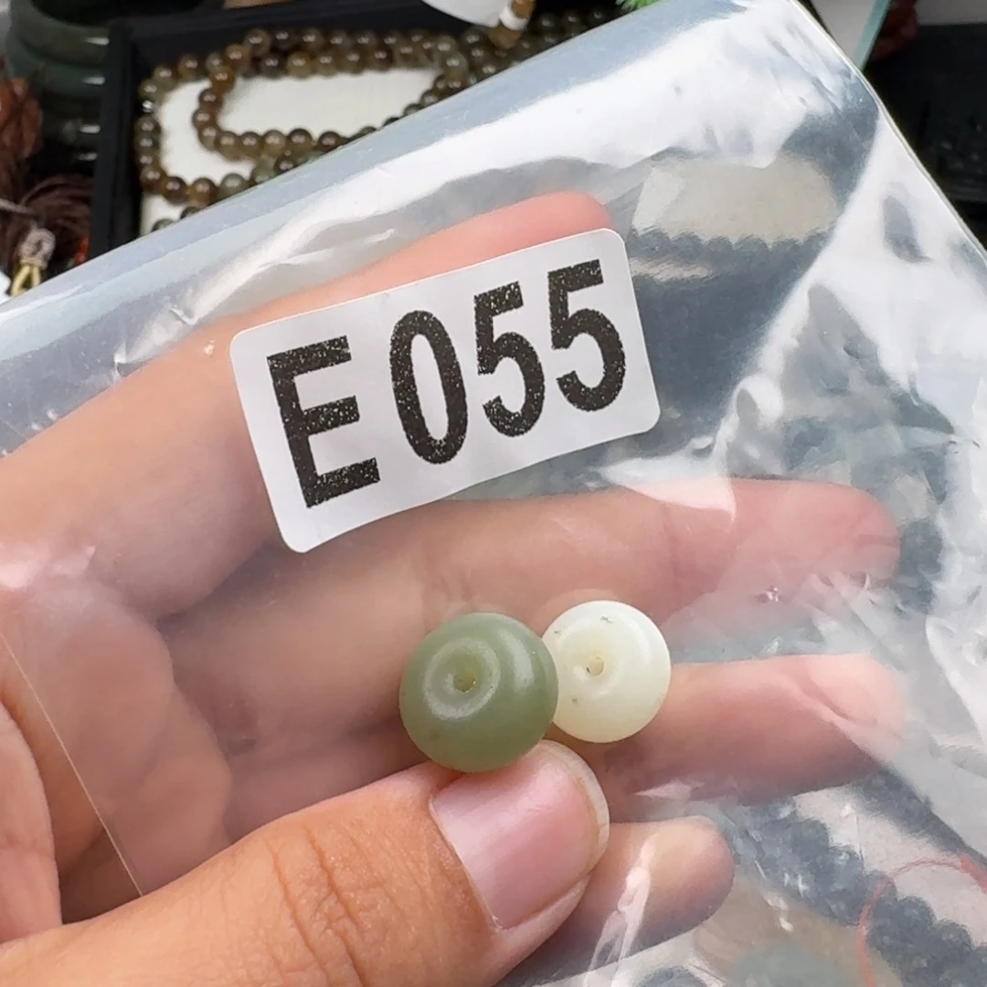 包***宝和田玉未镶嵌珠宝奇石