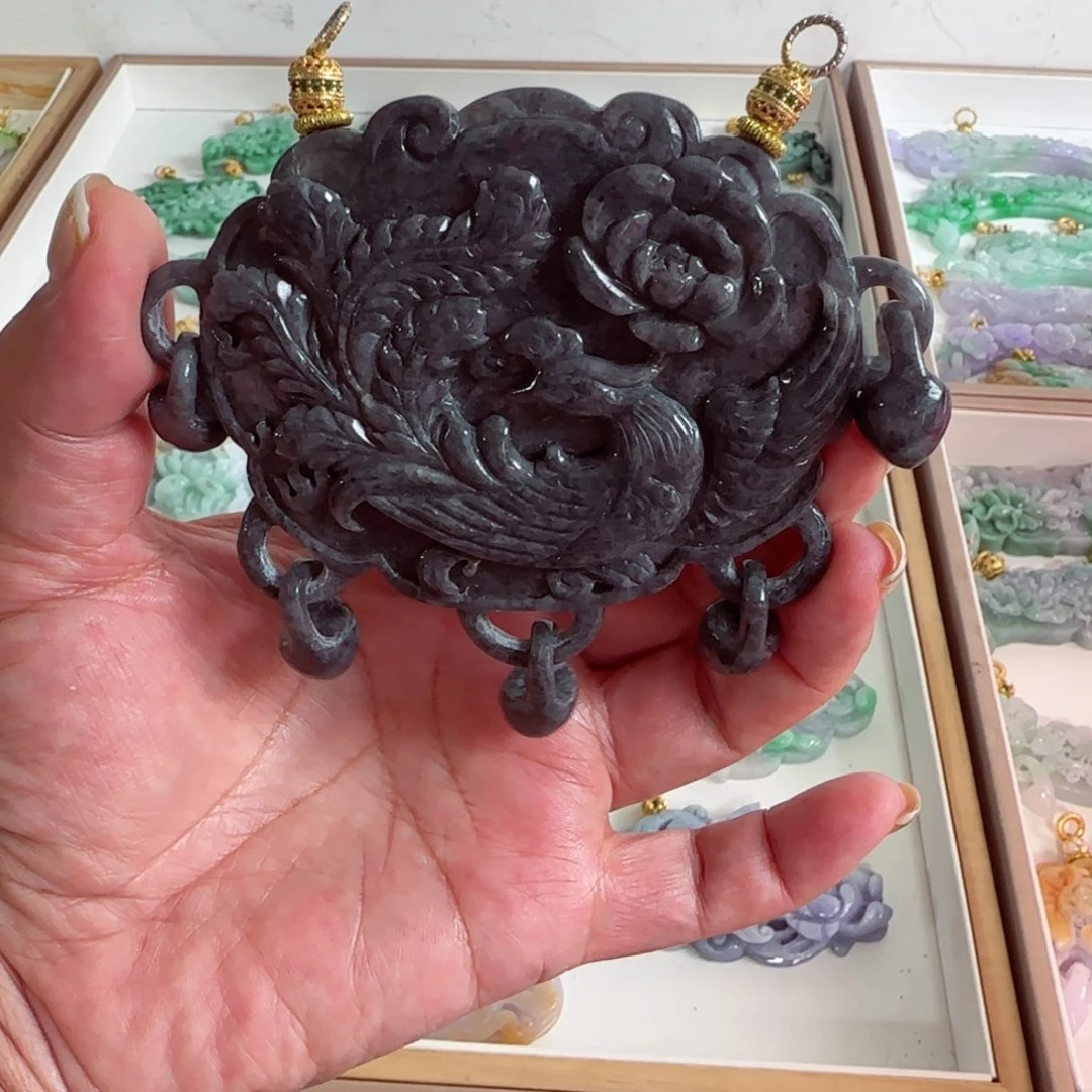 翡翠未镶嵌颈饰不*。仿古
