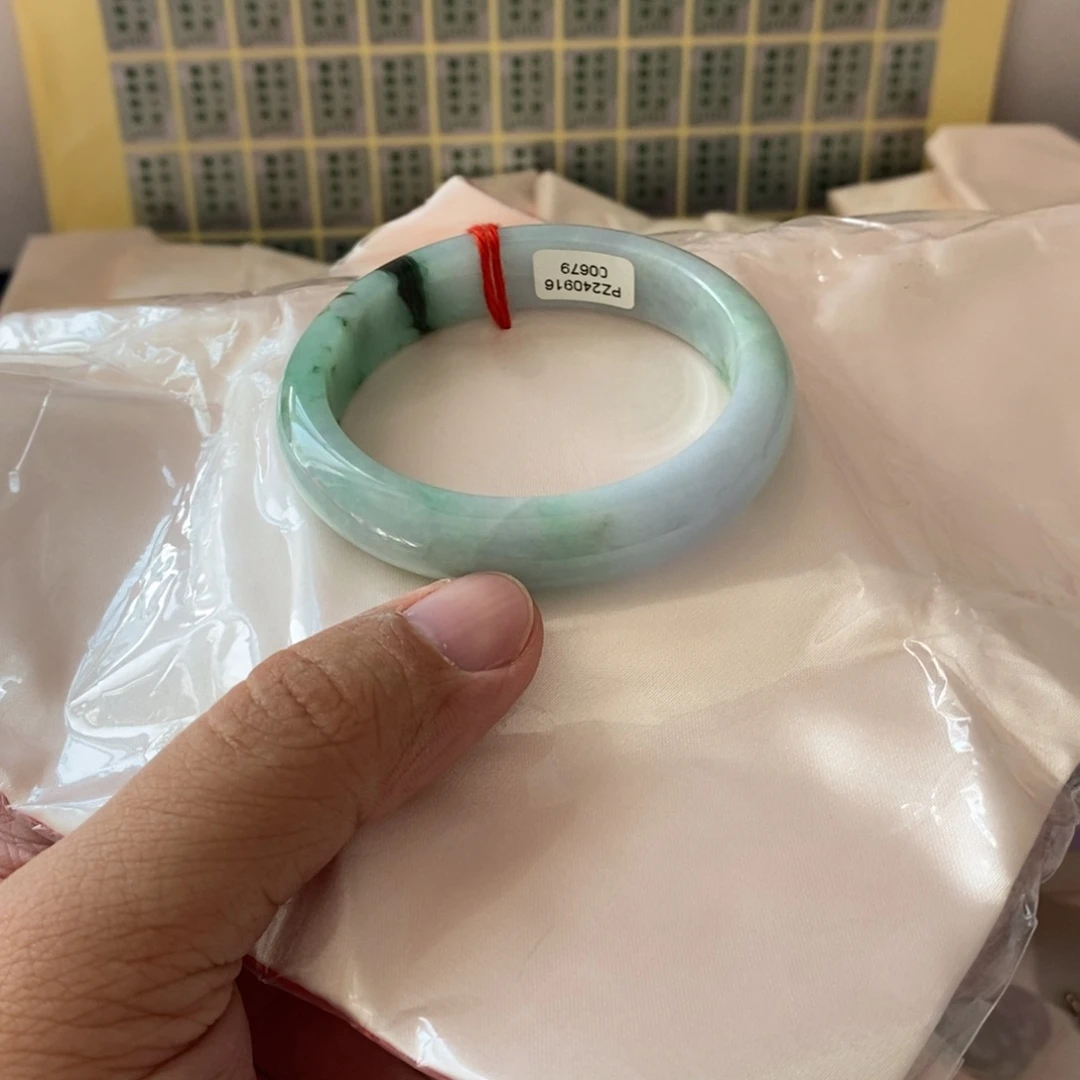 天***鱼翡翠未镶嵌手镯56.8