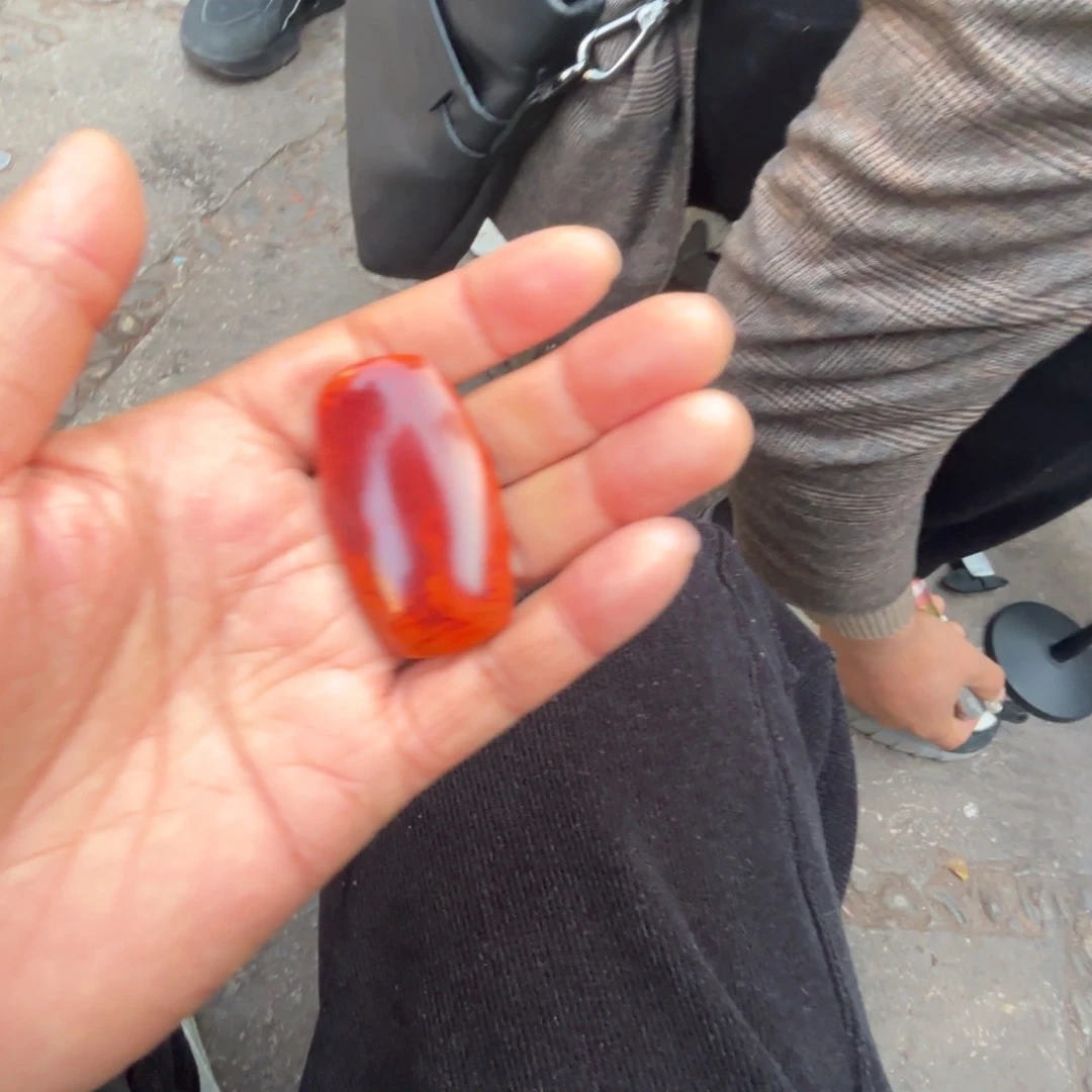 南红玛瑙颈饰未镶嵌简**.