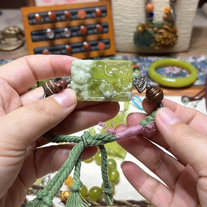 蛇纹石玉手串未镶嵌