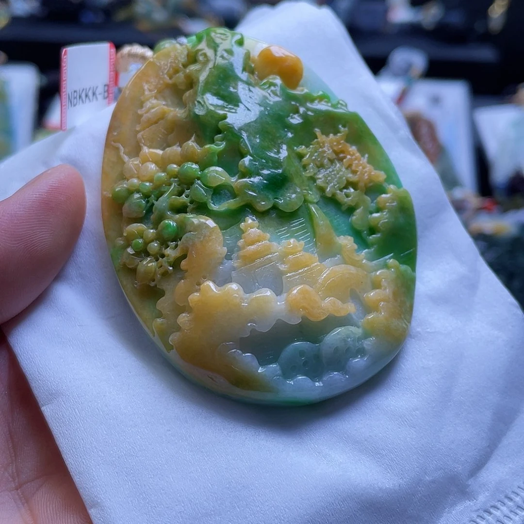 颈饰未镶嵌翡翠一个
