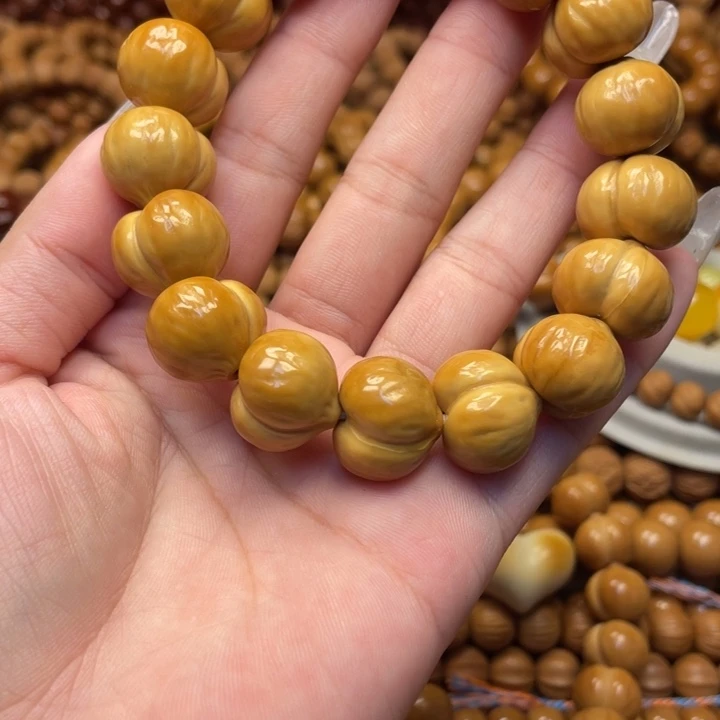 平***倍猴头核桃手串微瑕屁桃