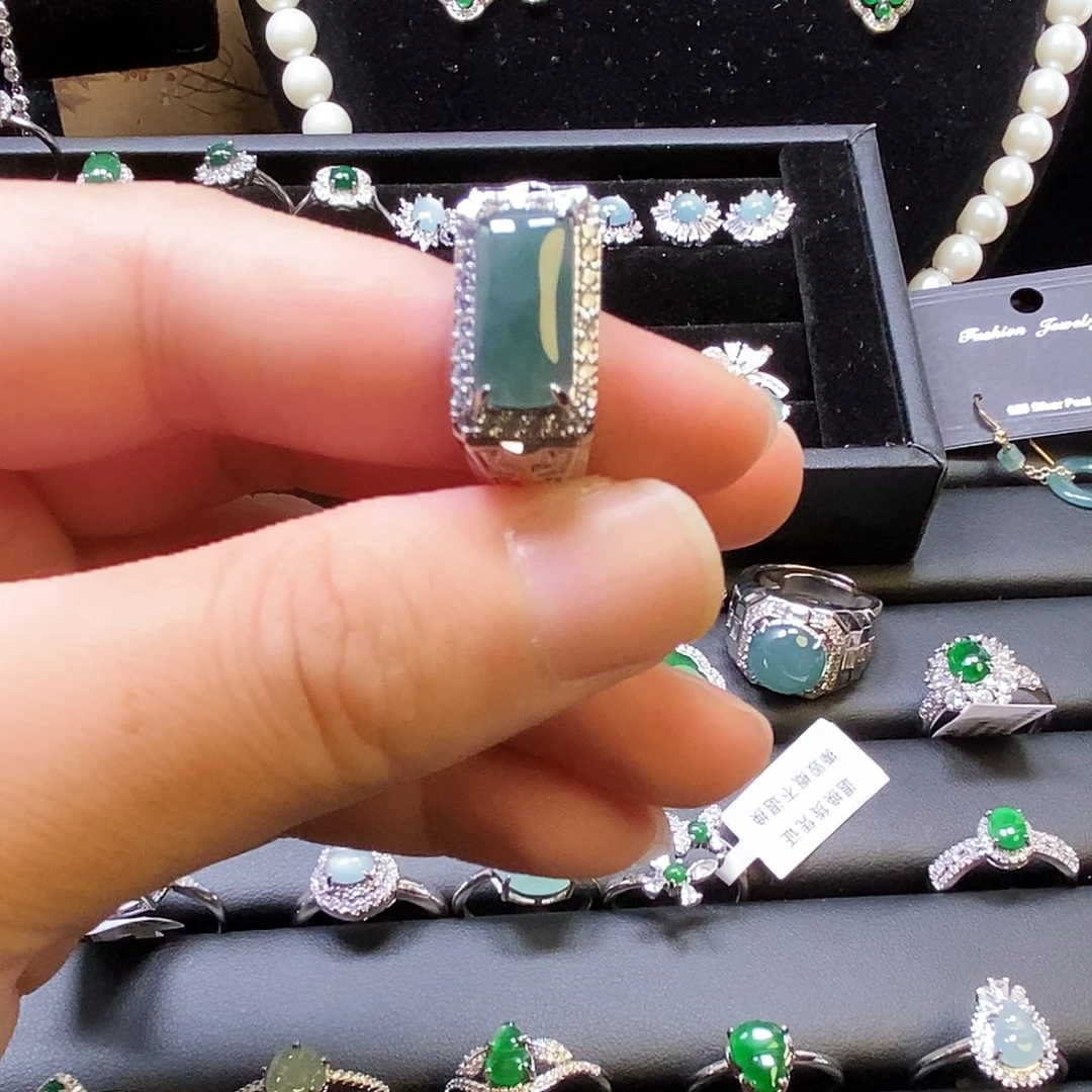 翡翠未镶嵌戒指开口