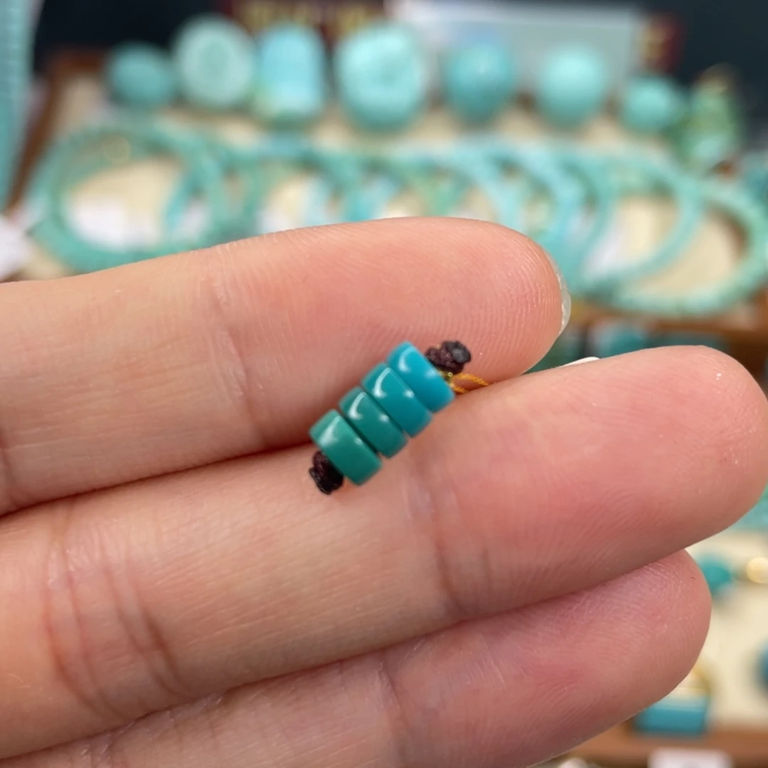 绿松石未镶嵌颈饰