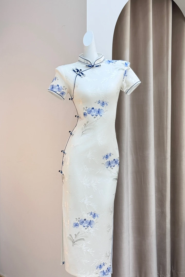 白色日常旗袍民国大小姐2025新款绝美蕾丝订婚连衣裙夏季新中式女