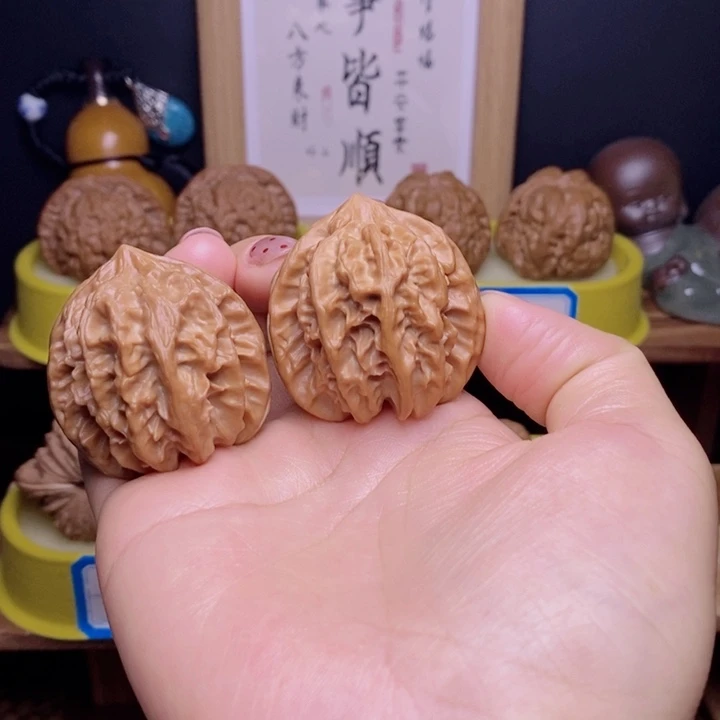 文玩核桃把件大龙