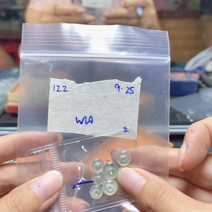 ****圆定制翡翠未镶嵌不退