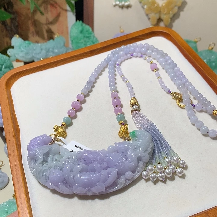 翡翠未镶嵌颈饰翡翠吊坠