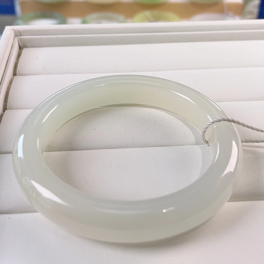 和田玉未镶嵌手镯冰荔枝 无水线 捡漏款