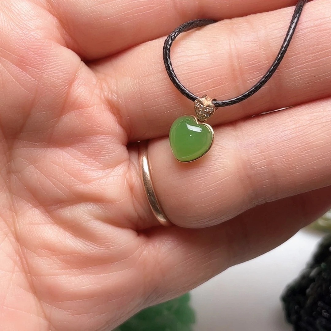 和田玉（碧玉）颈饰未镶嵌爱心