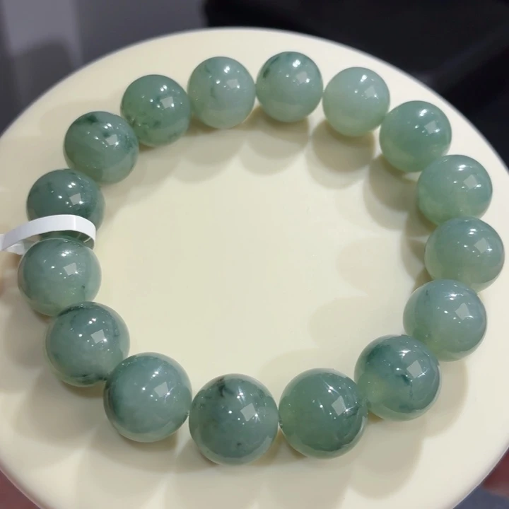 翡翠未镶嵌手链冰胶绿底飘花卡13.5
