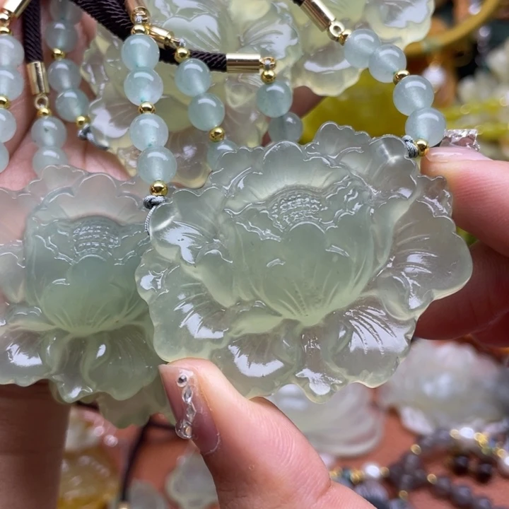 蛇纹石玉未镶嵌吊坠