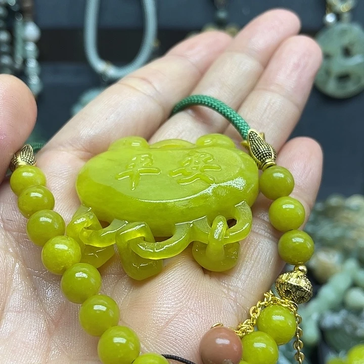 未镶嵌蛇纹石玉颈饰静*乐