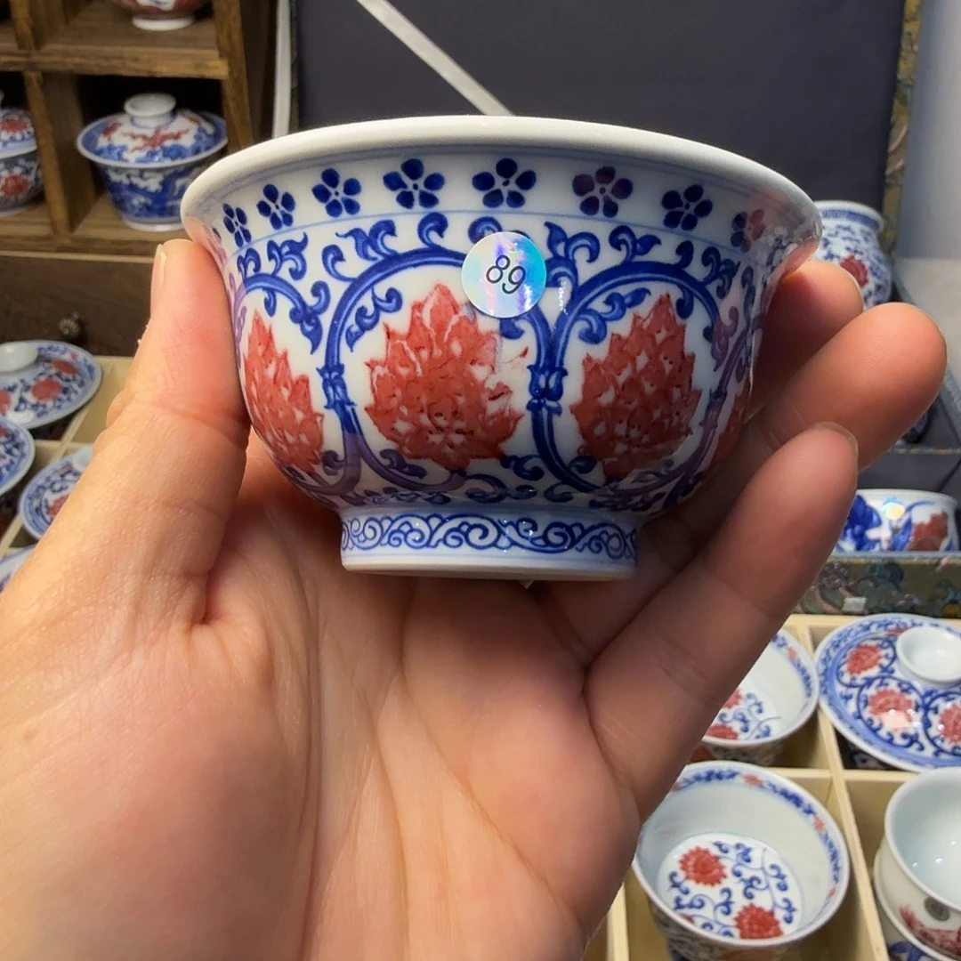 釉里红满绘压手杯微瑕