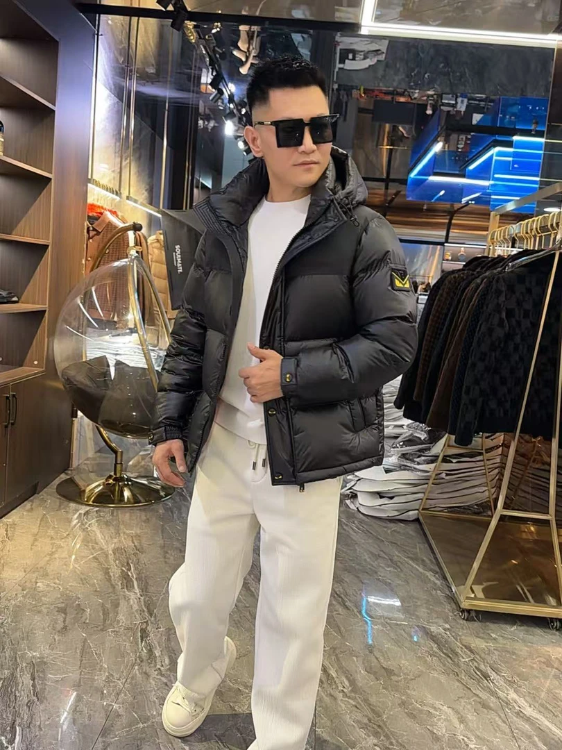 时尚连帽黄眼睛眼睛羽绒服