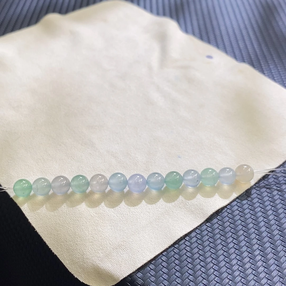翡翠未镶嵌挂件一组珠珠