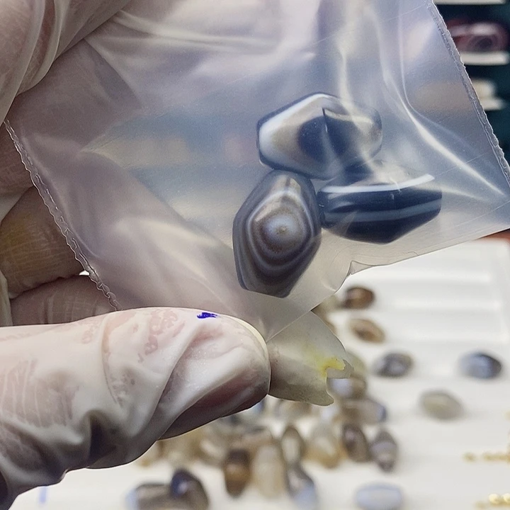 Z***z玛瑙/玉髓未镶嵌颈饰