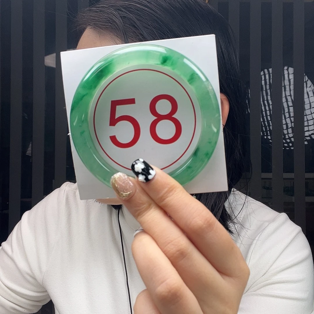 未镶嵌手镯石英质玉