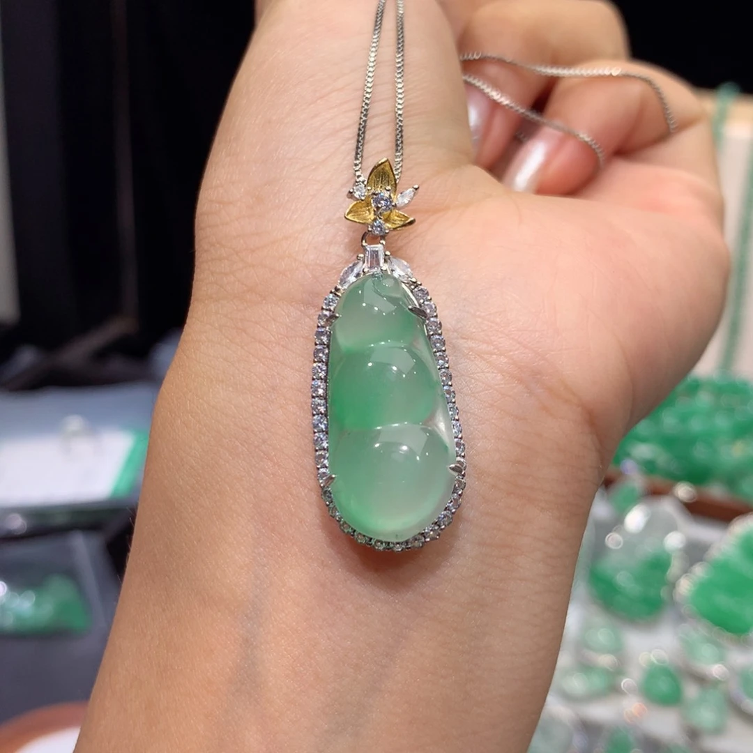 颈饰银S925镶嵌石英质玉（非洲翠）