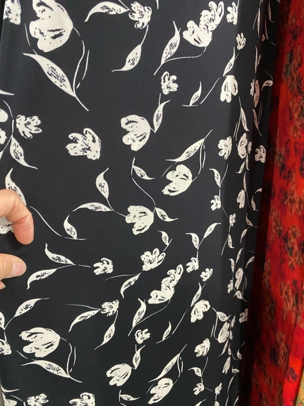 弹力真丝布料10号黑底白色花尺码全