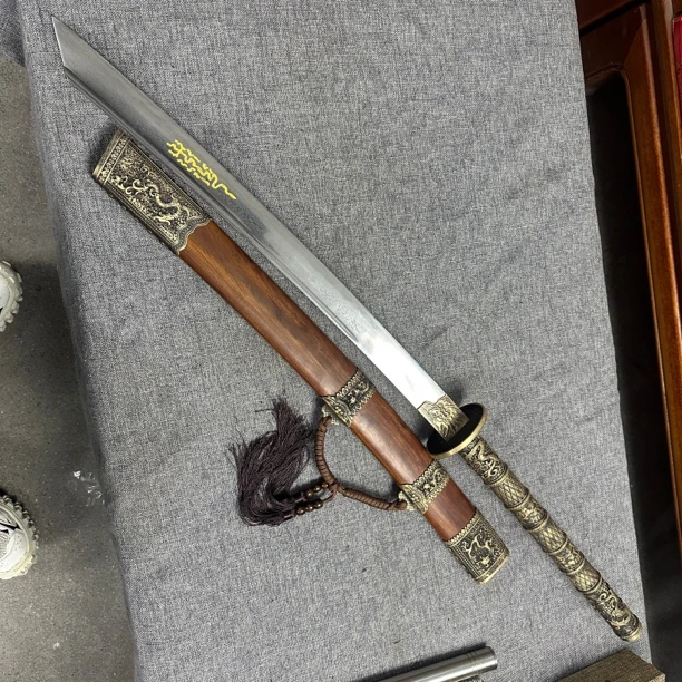 龙泉昊天宝剑一体花纹钢万层锻康熙的酸枝木铜装防身冷兵器未开刃