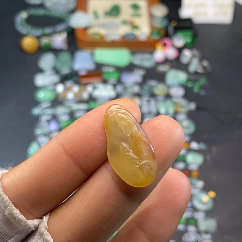【闪购商品】翡翠挂件未镶嵌牌