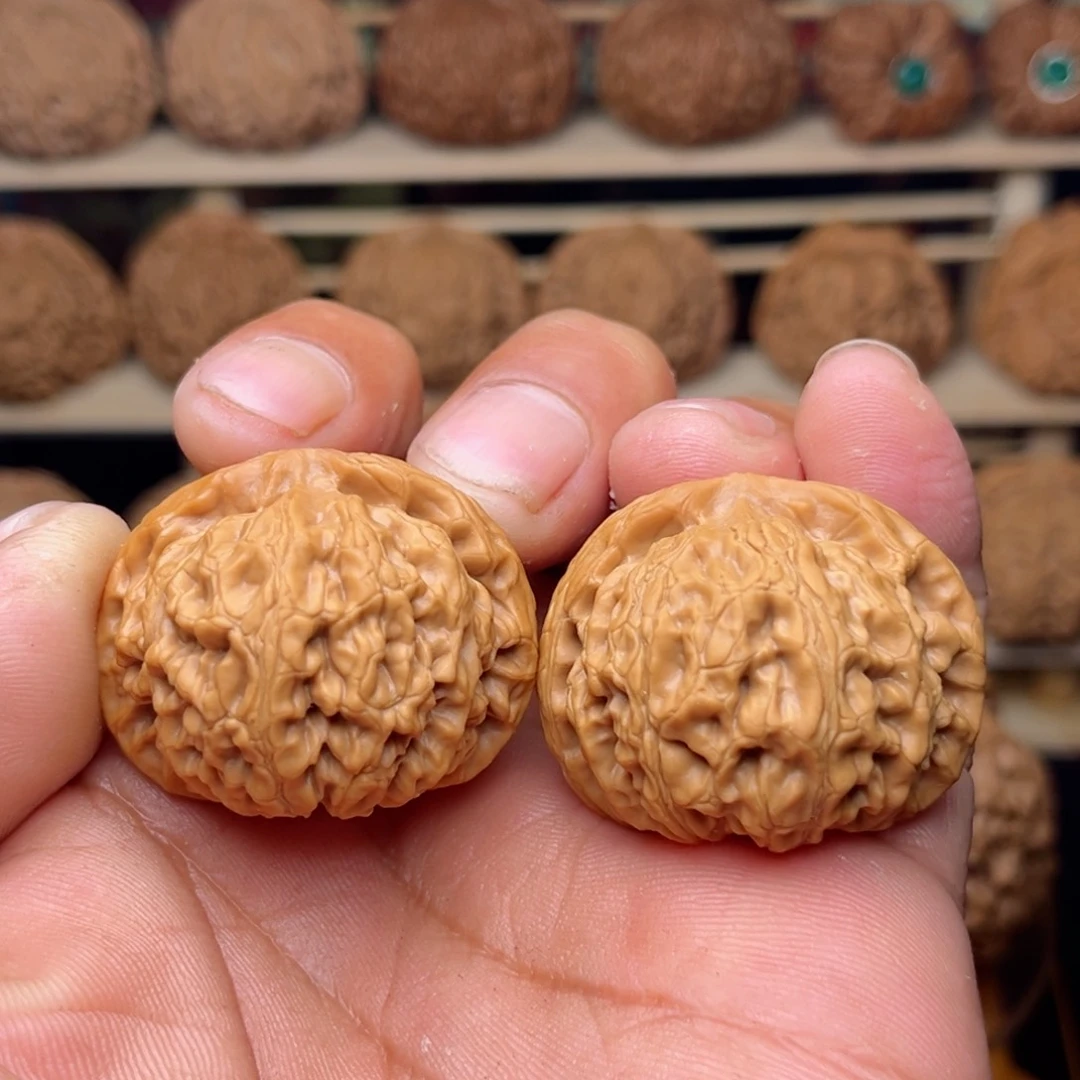 文玩核桃把件?****?文玩核桃把件35尺宫灯