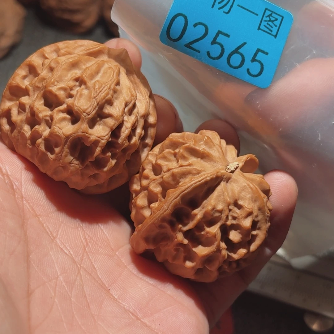 文玩核桃把件龙鳞