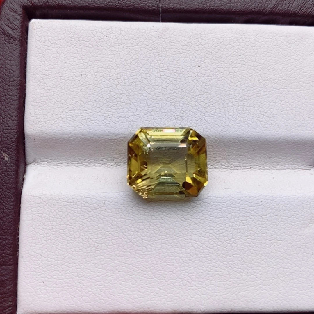 碧玺裸石未镶嵌11.28克拉