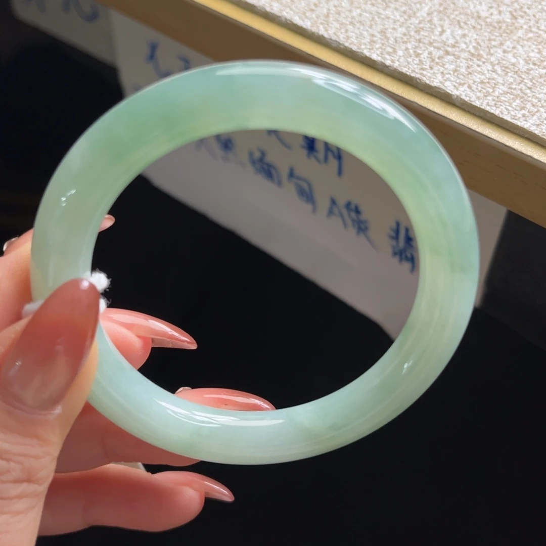 翡翠未镶嵌手镯手镯
