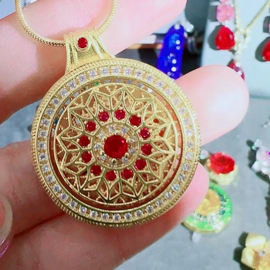 红宝石颈饰未镶嵌