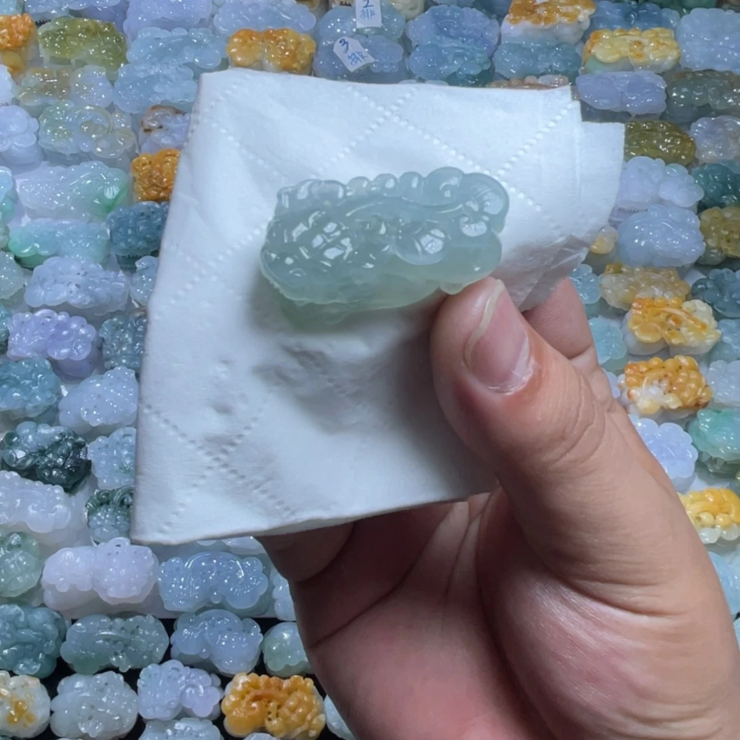 颈饰未镶嵌翡翠天然