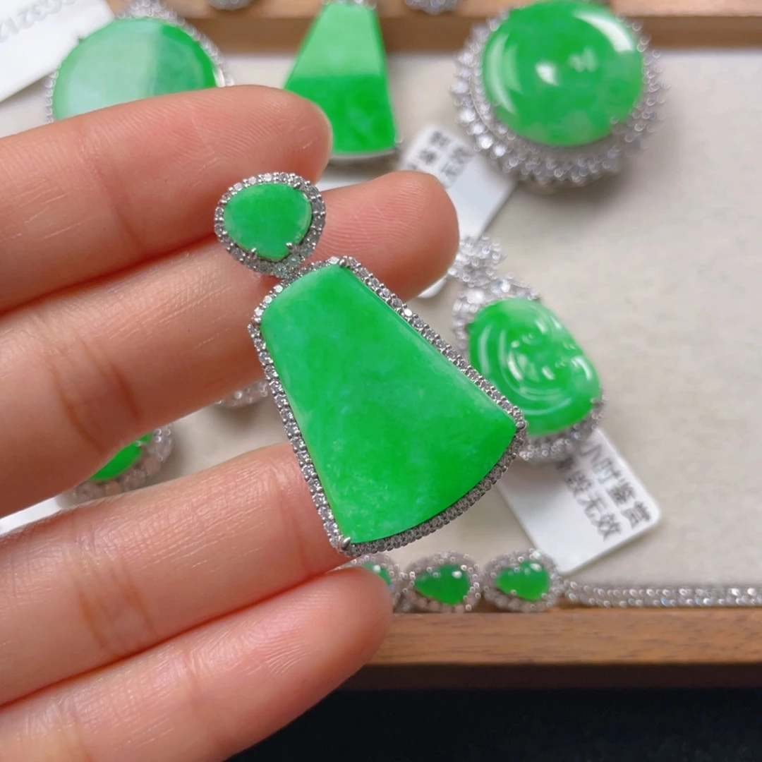 翡翠颈饰银S925镶嵌翡翠