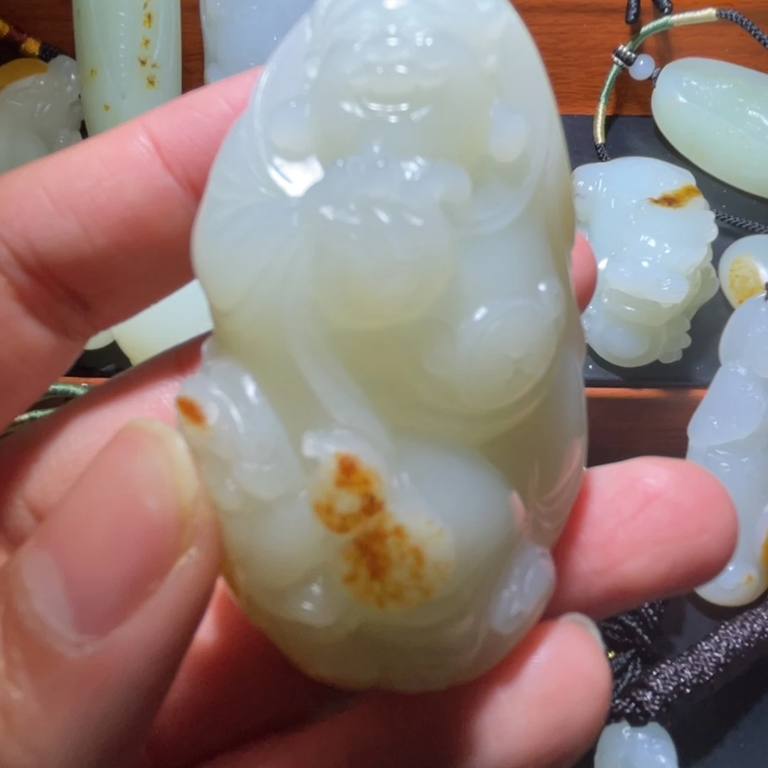 *****和田玉未镶嵌颈饰