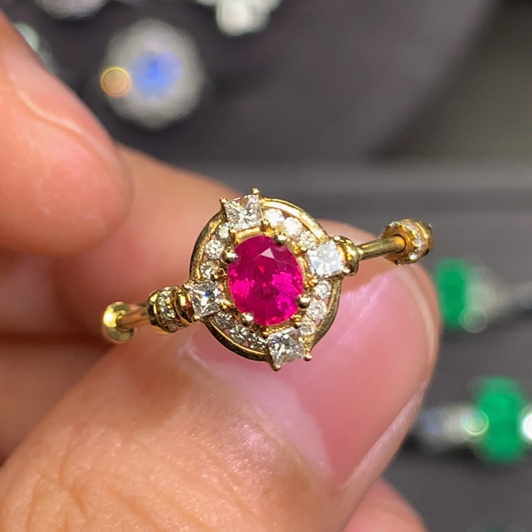 红宝石戒指18K金镶嵌