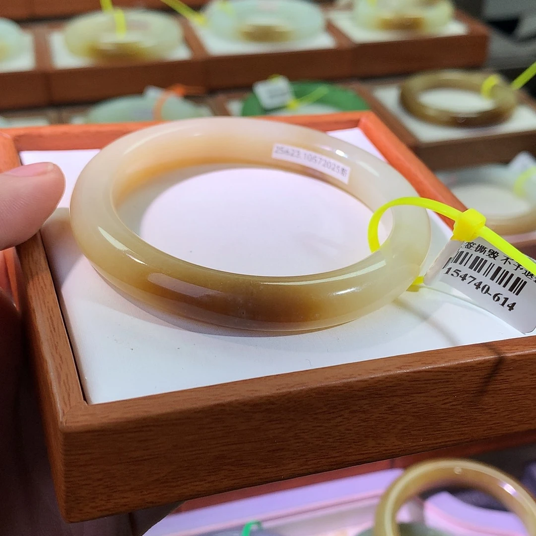 和田玉未镶嵌手镯57