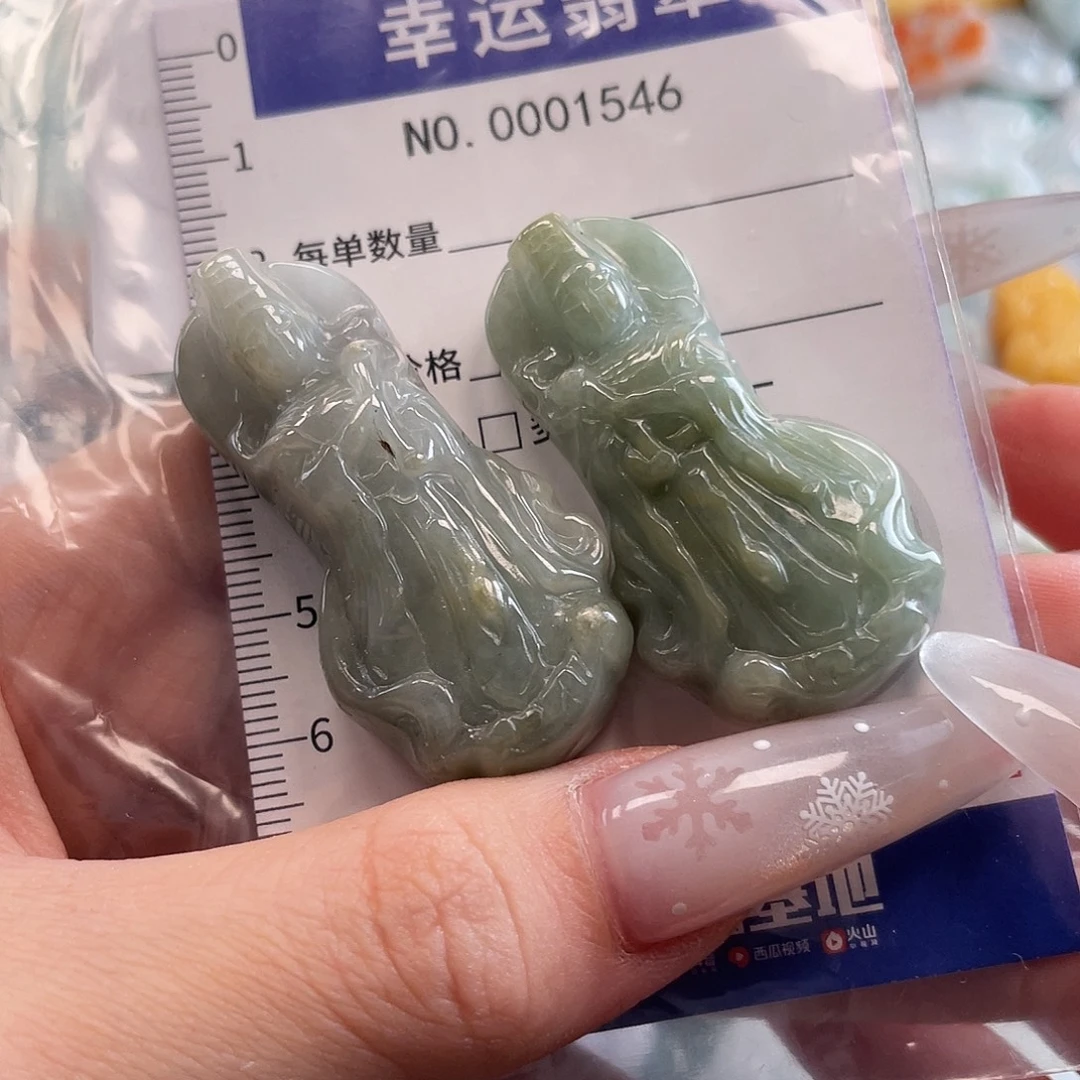 翡翠未镶嵌颈饰hhh