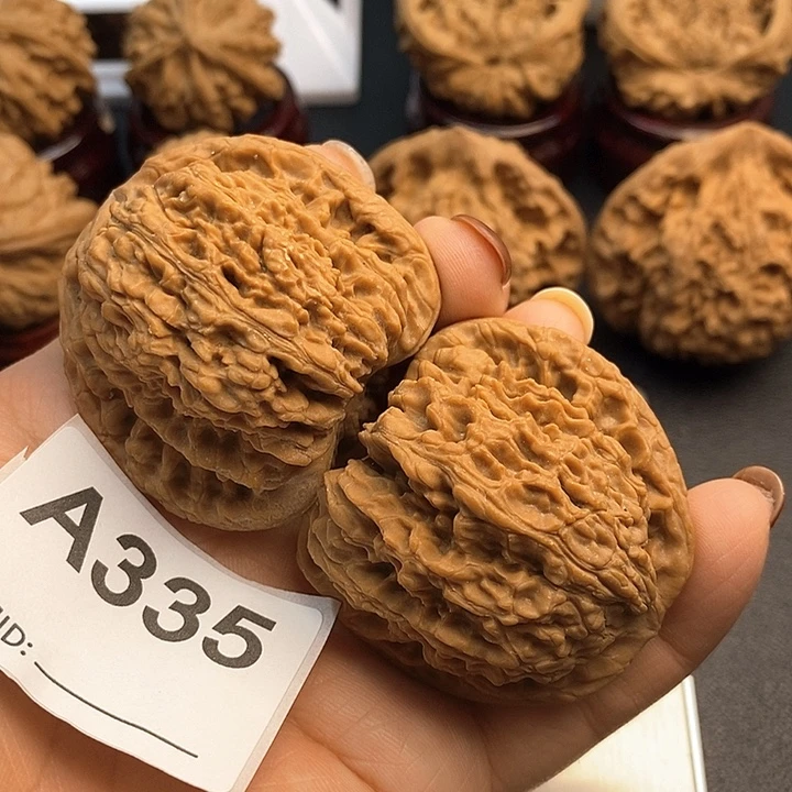 文玩核桃吊坠南疆4.7