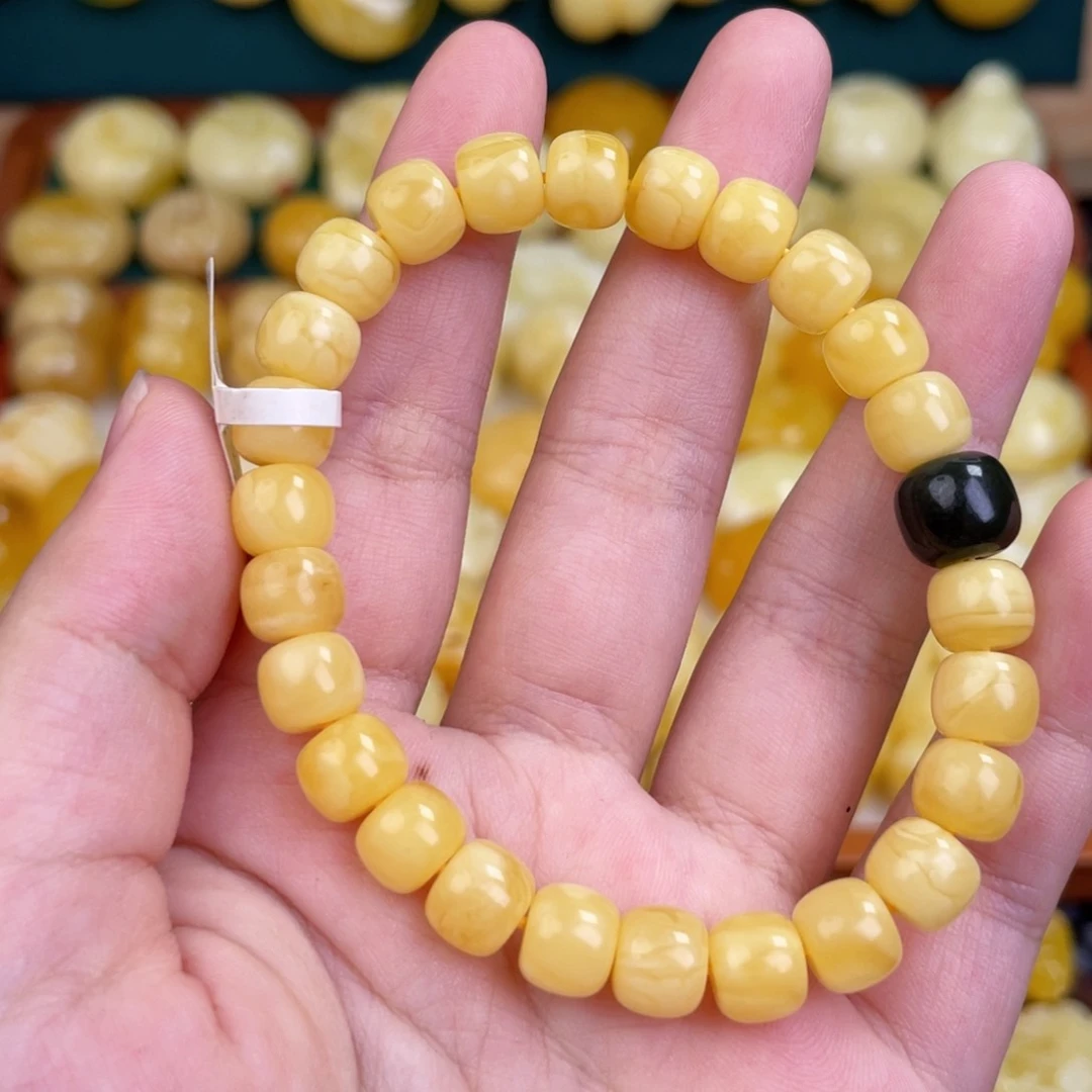 未镶嵌吊坠(赠链)蜜蜡