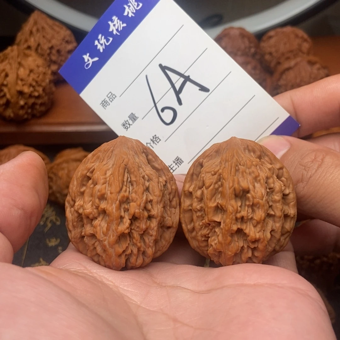 文玩核桃吊坠38虎头