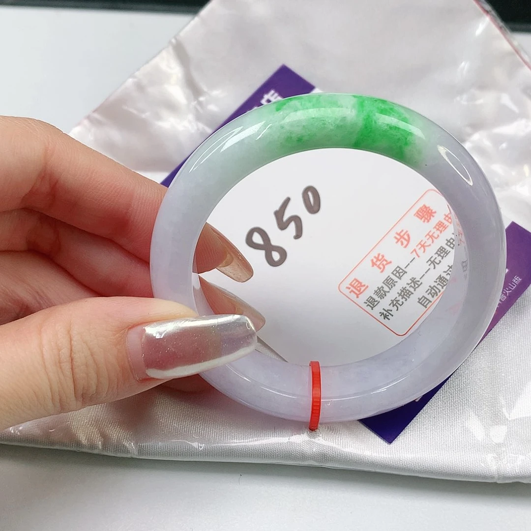 翡翠手镯未镶嵌翡翠手镯