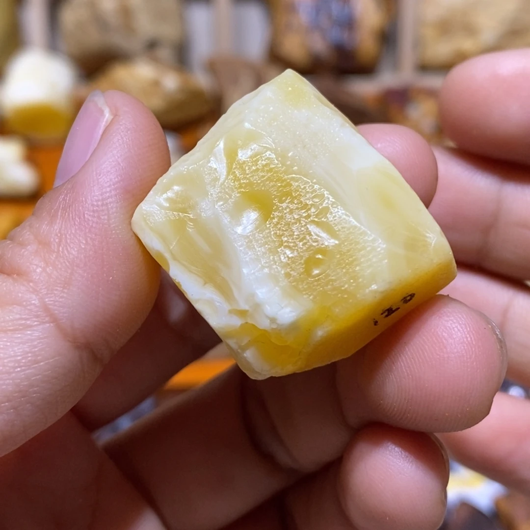 定制琥珀蜜蜡原石