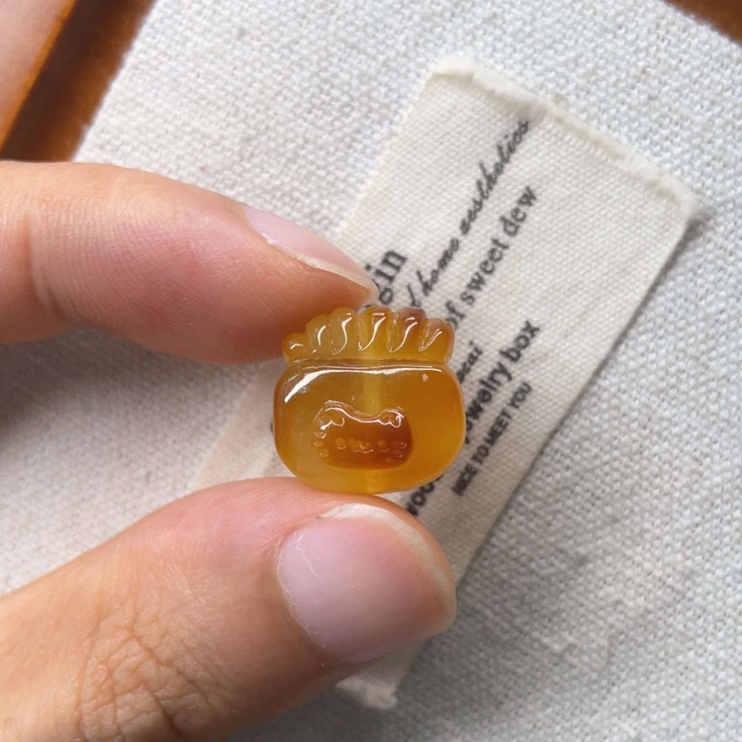 未镶嵌琥珀裸石猫咪（福利）